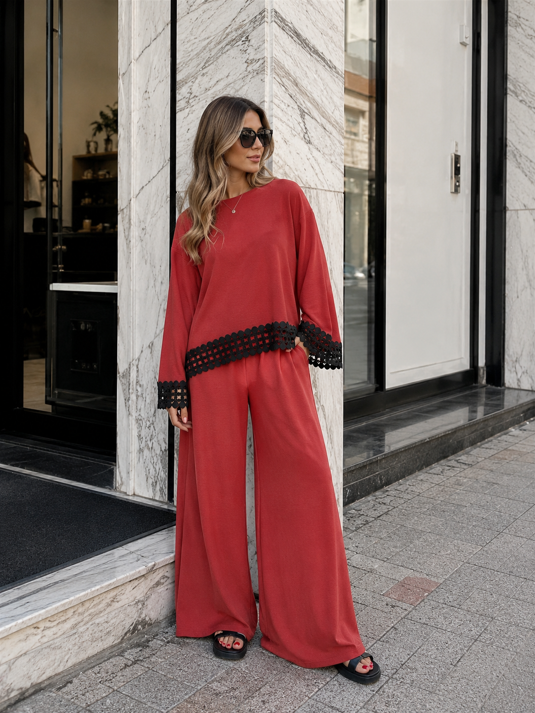 Σετ με λεπτομέρειες δαντέλας